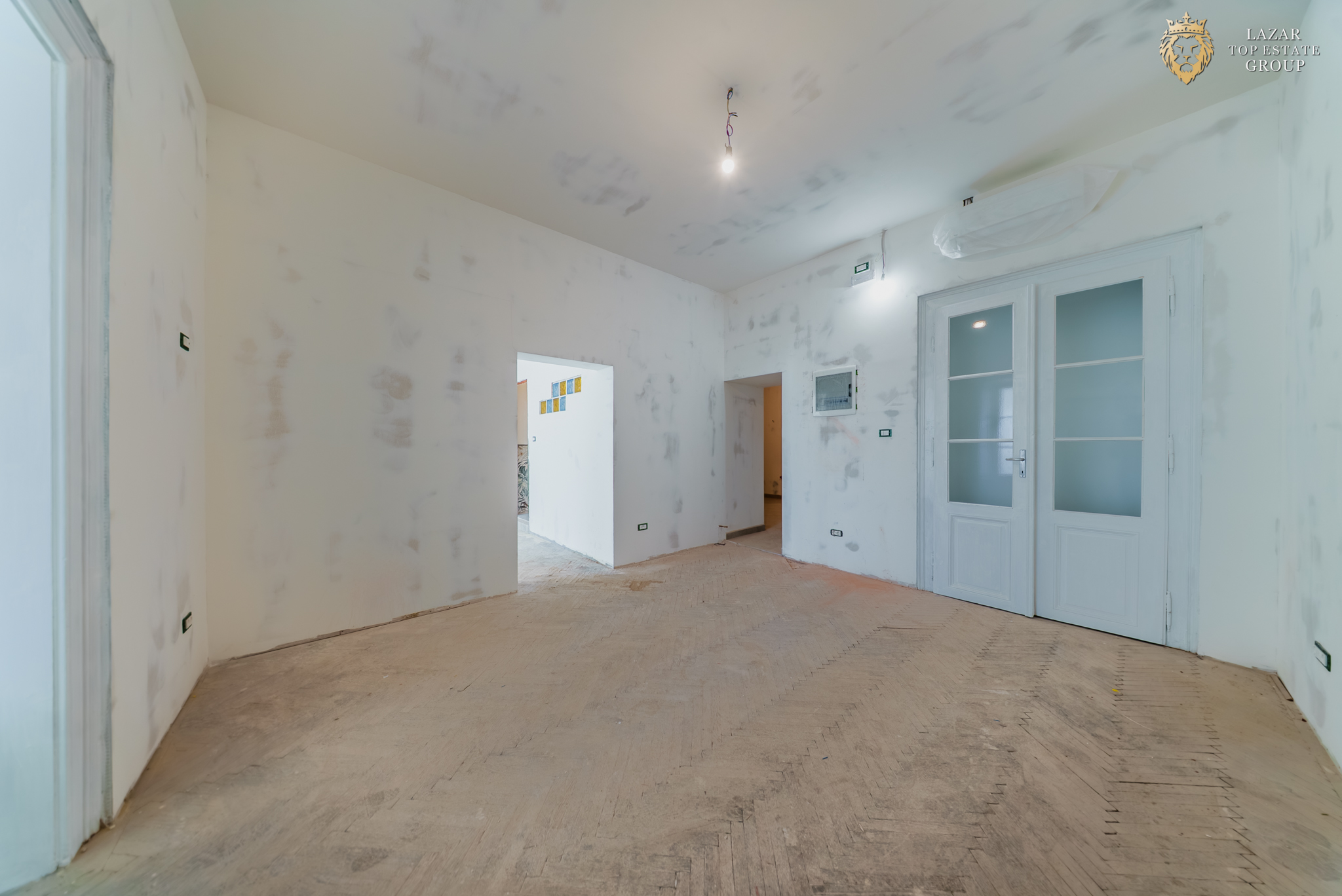 Apartament clasic 4 camere de vanzare Unirii