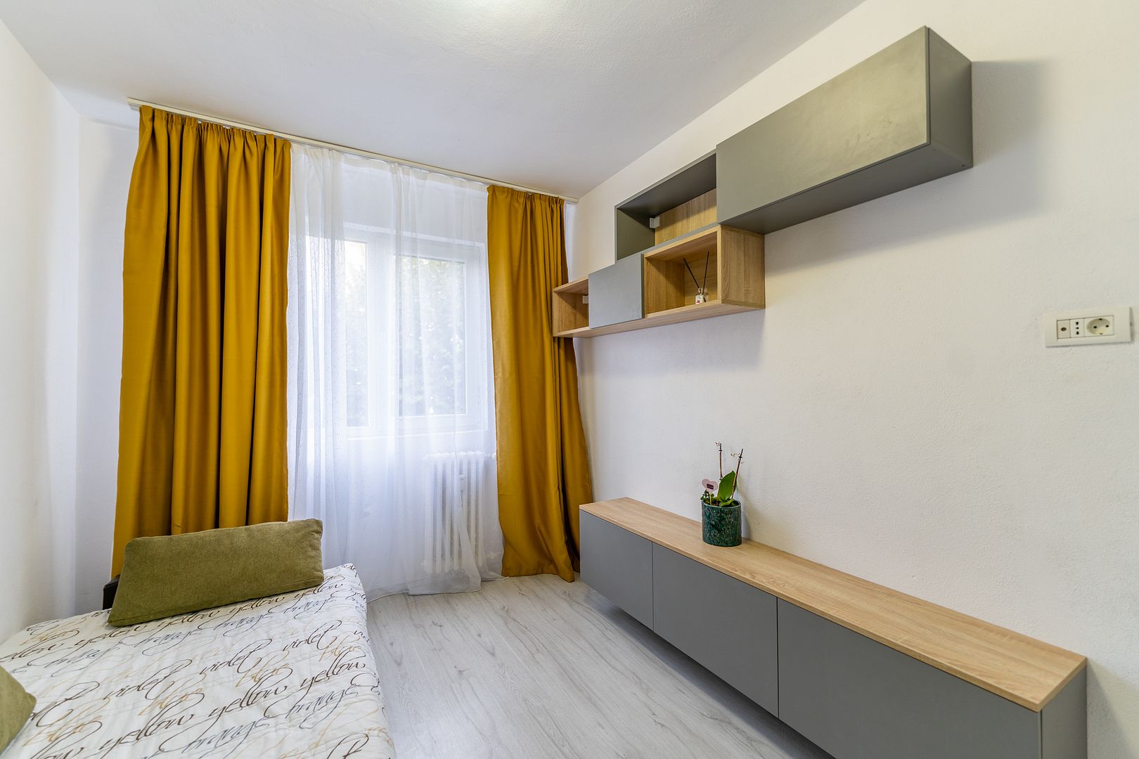 Apartament 3 camere modern in Intim