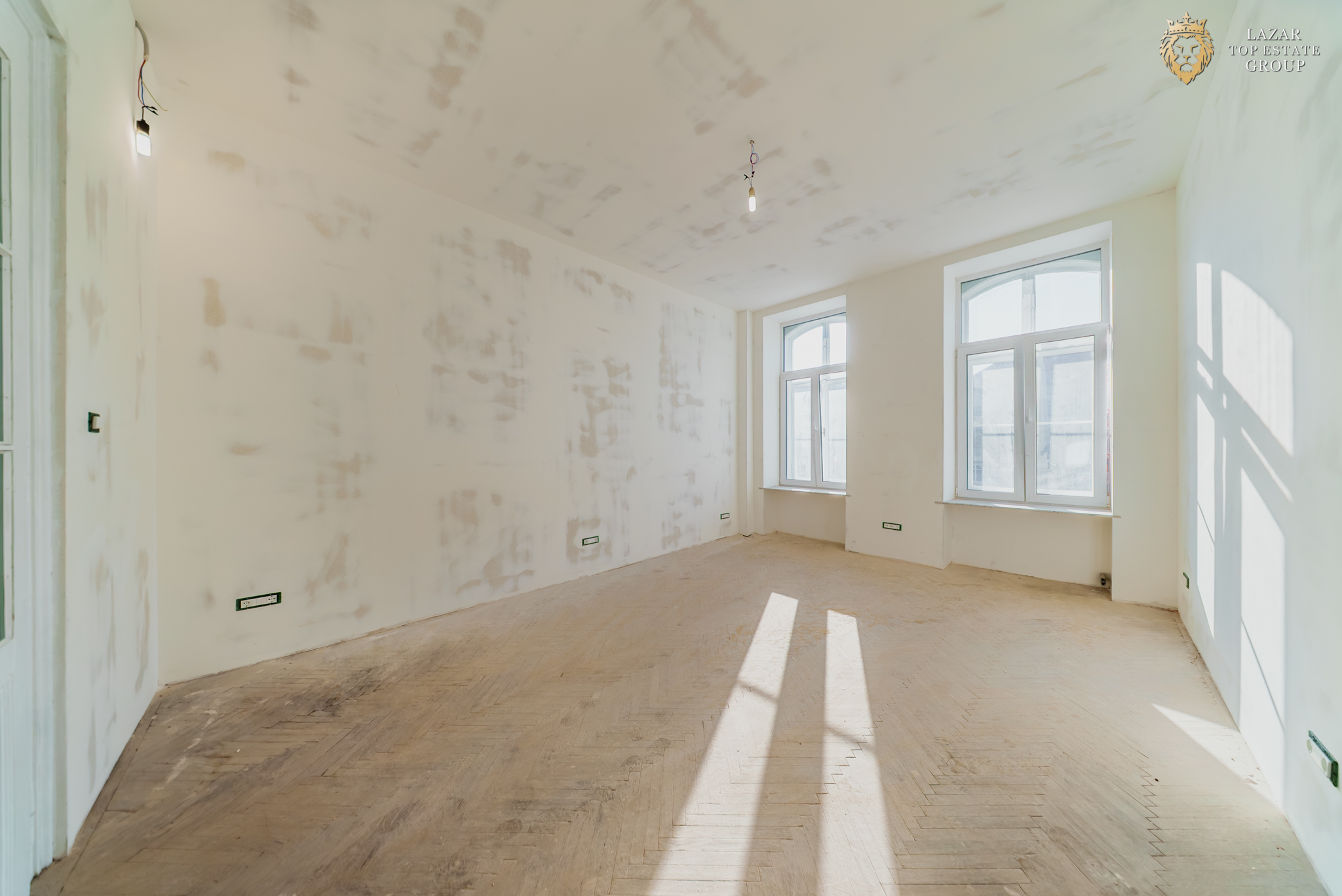 Apartament clasic 4 camere de vanzare Unirii