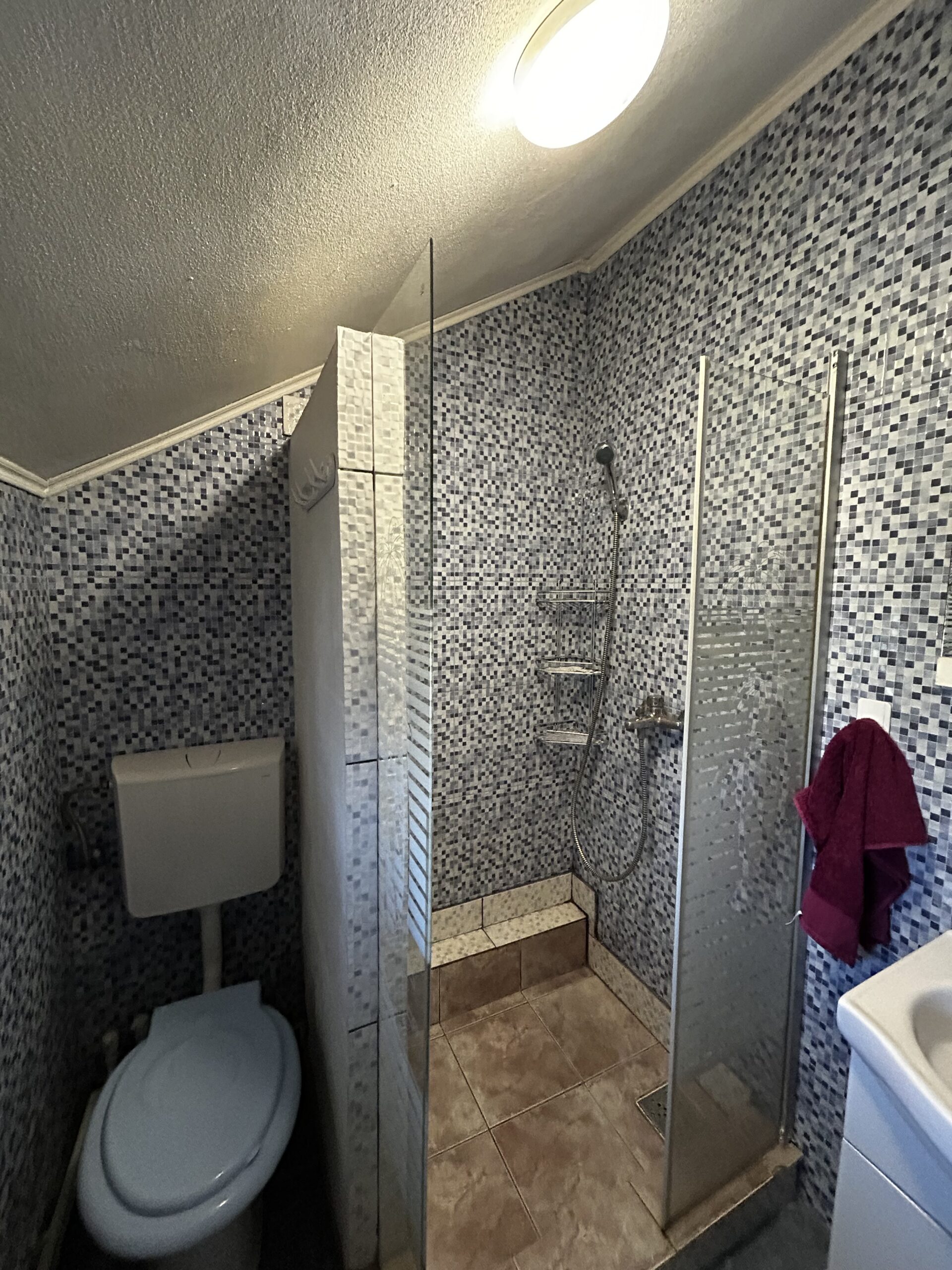 Apartament 2 camere la casa Parneava de inchiriat