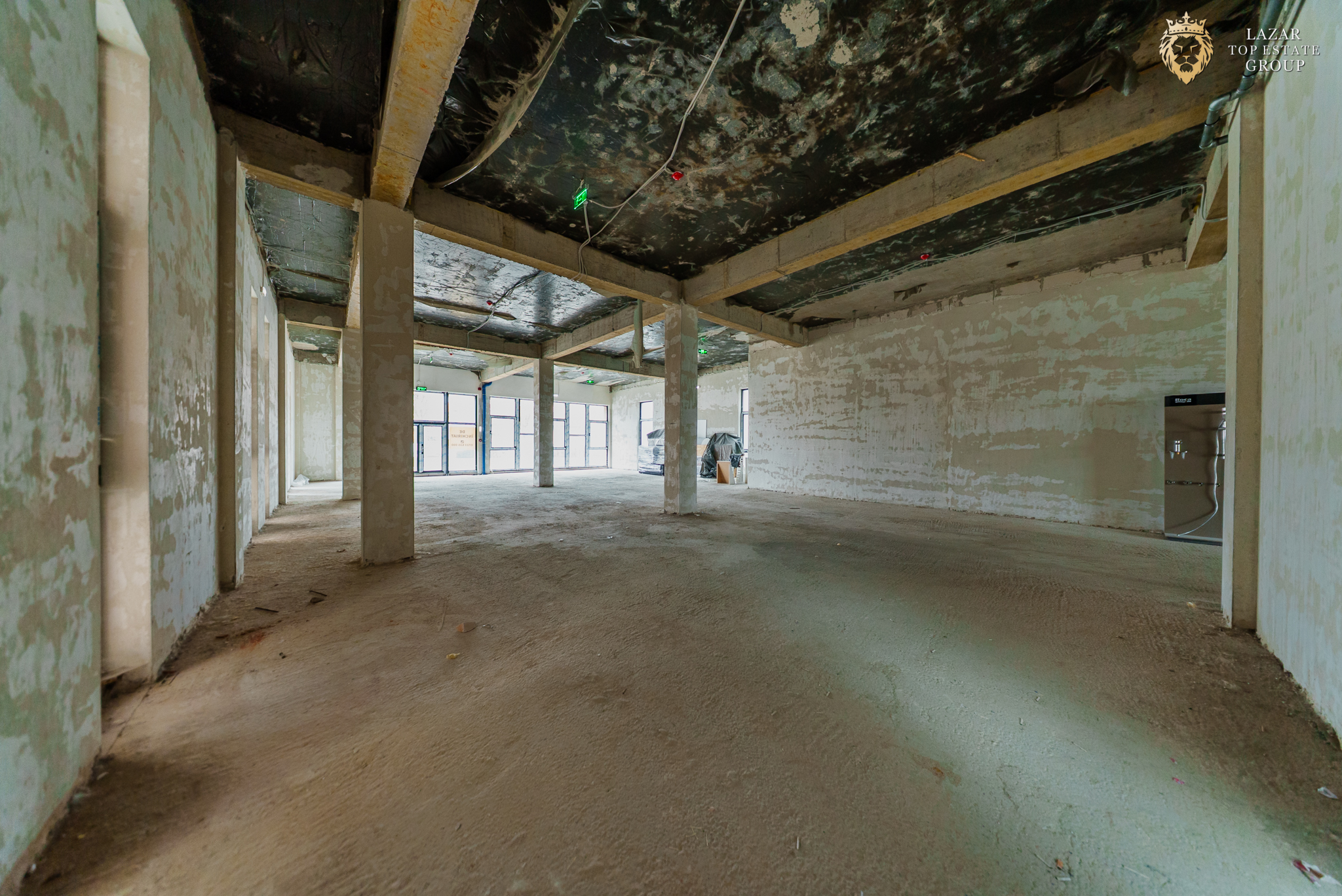 Spatiu Comercial Premium – 370 mp, Vitrină 13 m, 3 Intrări • Adora Par