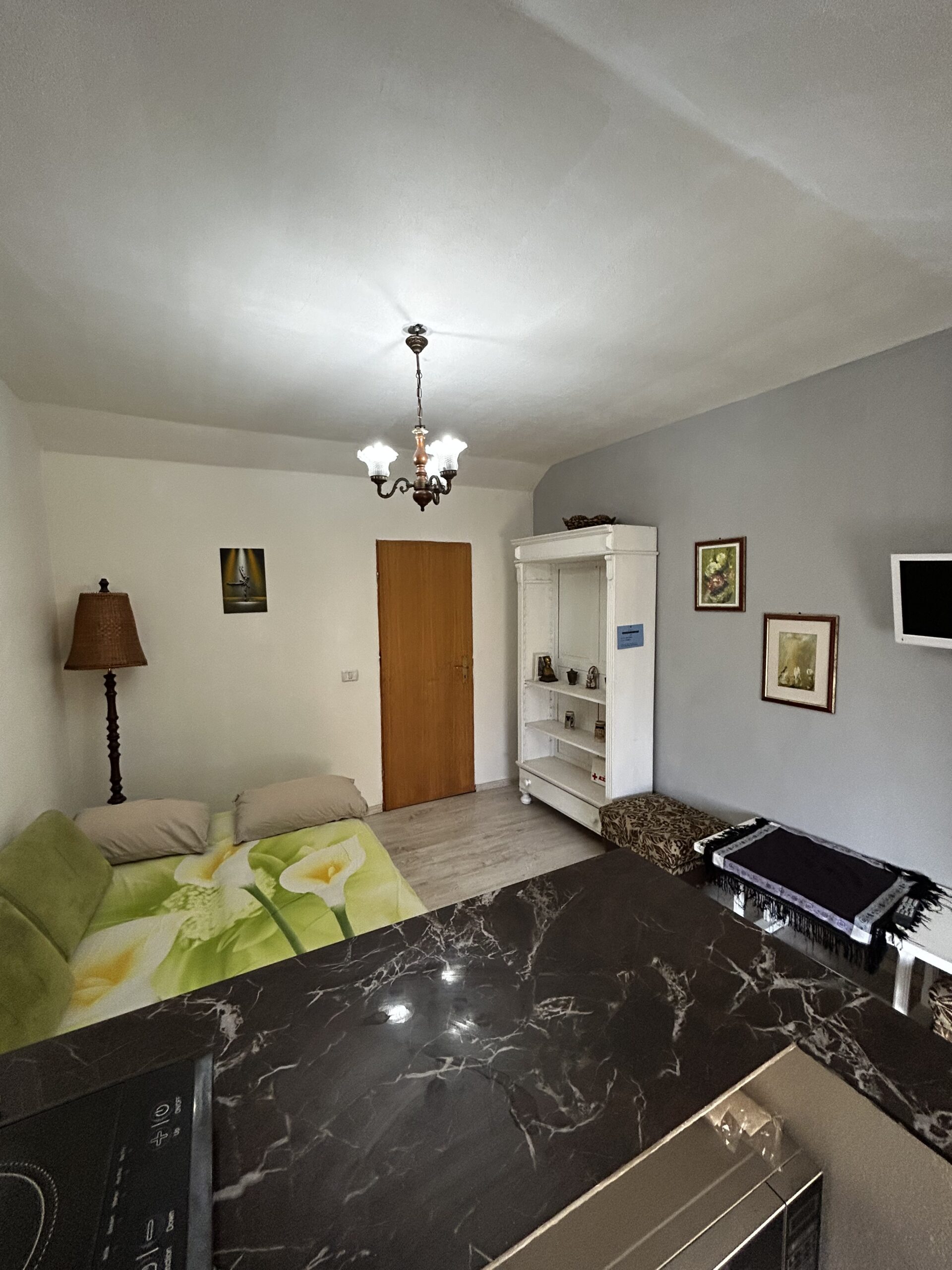 Apartament 2 camere la casa Parneava de inchiriat