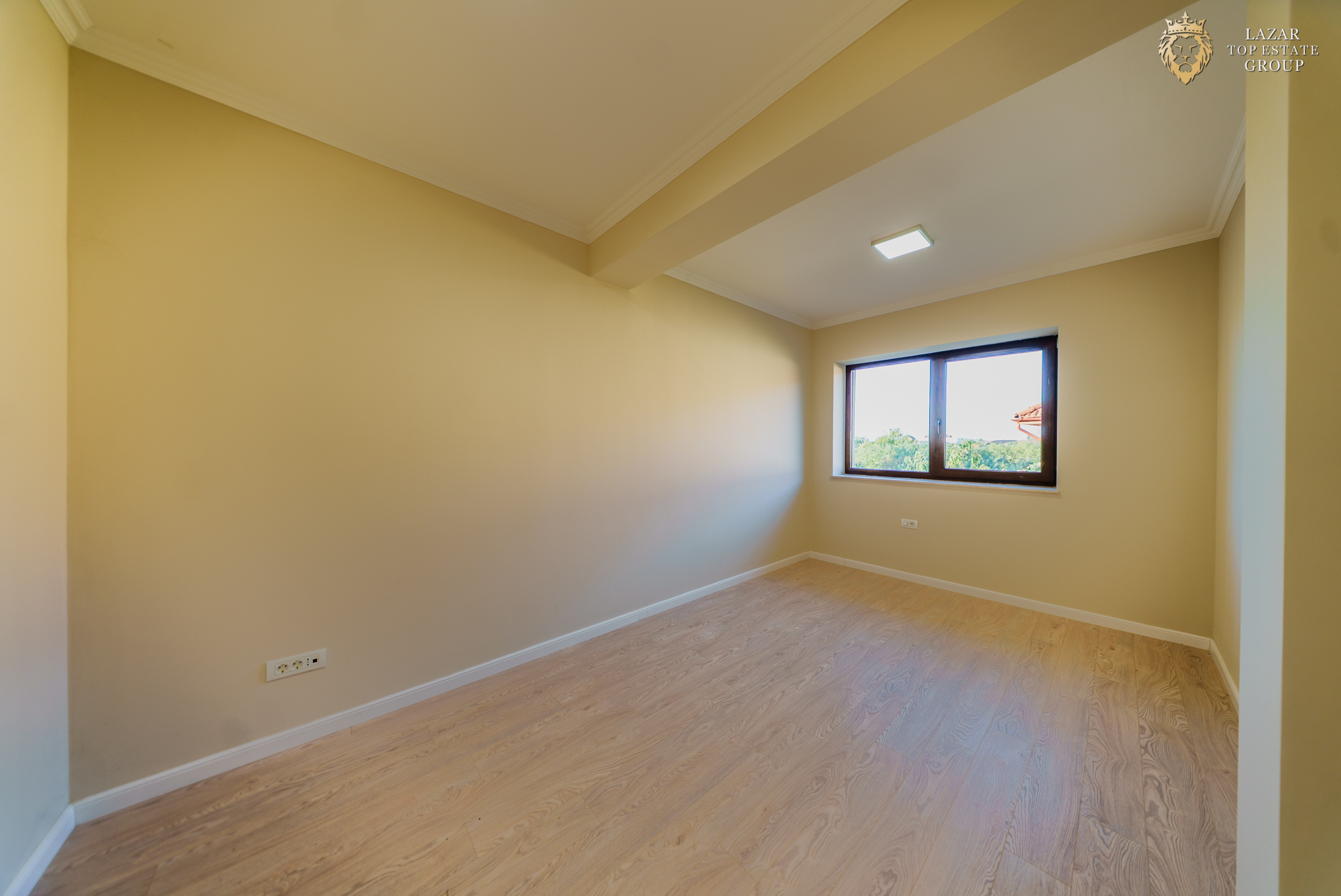 Apartament nou +curte cu terasa 4 camere in Gai
