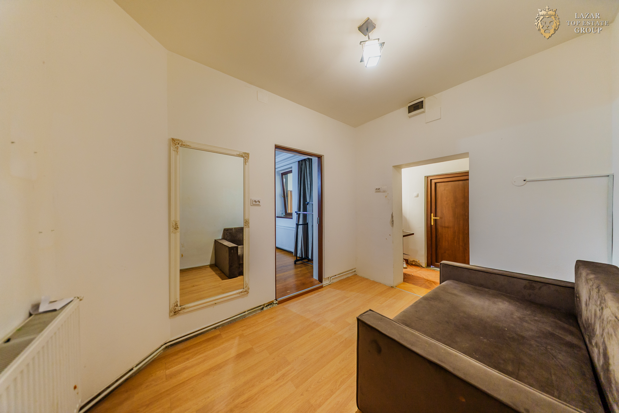 Apartament 2 camere la casa de vanzare in Arad