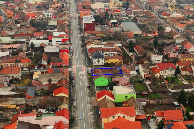 Teren- 2 fornturi stradale de vanzare pe Andrei Saguna
