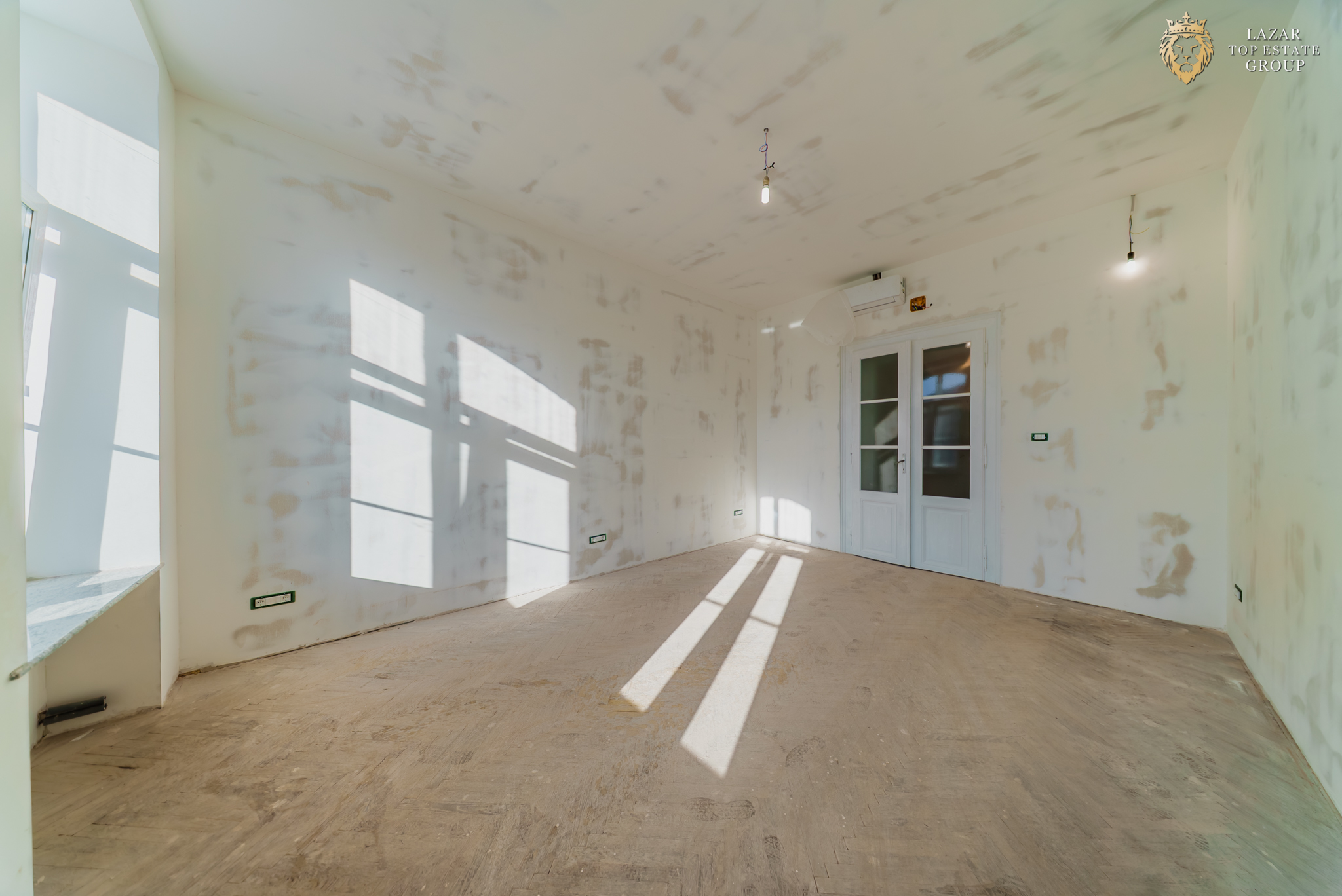 Apartament clasic 4 camere de vanzare Unirii