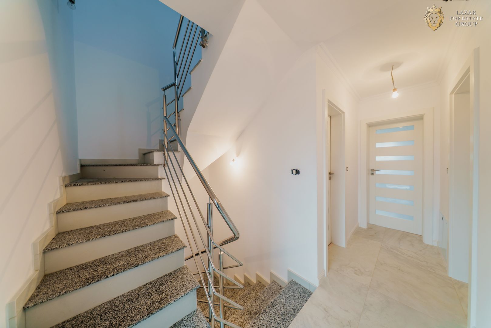 Vilă de vânzare cu 8 camere Zona Gai