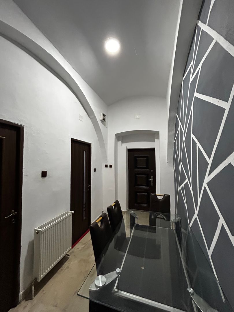 Apartament 3 Camere De Inchiriat Boul Rosu