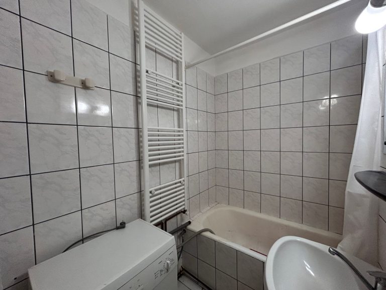 Apartament 2 camere Intim de inchiriat