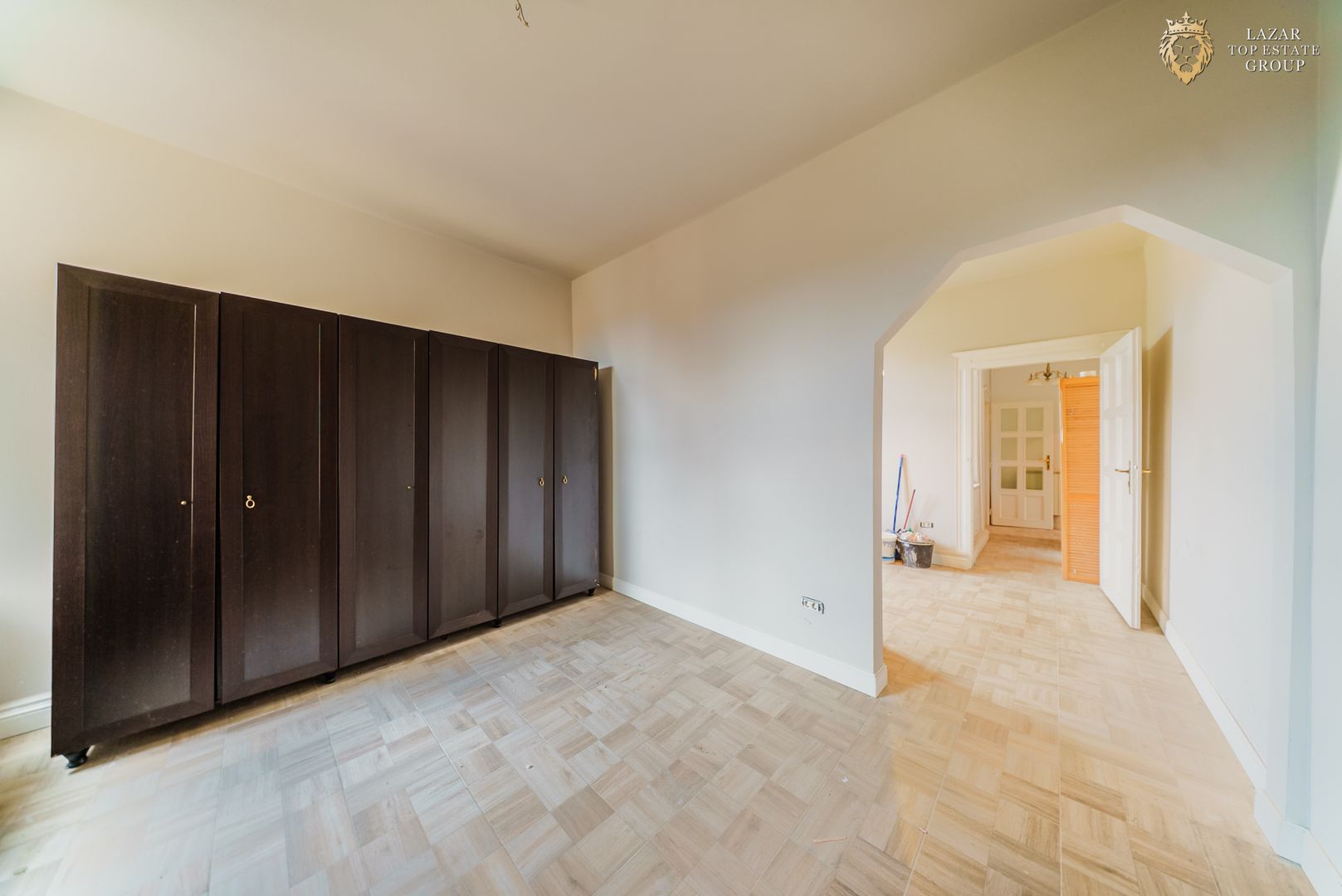 Apartament ultracentral 4 camere de vanzare