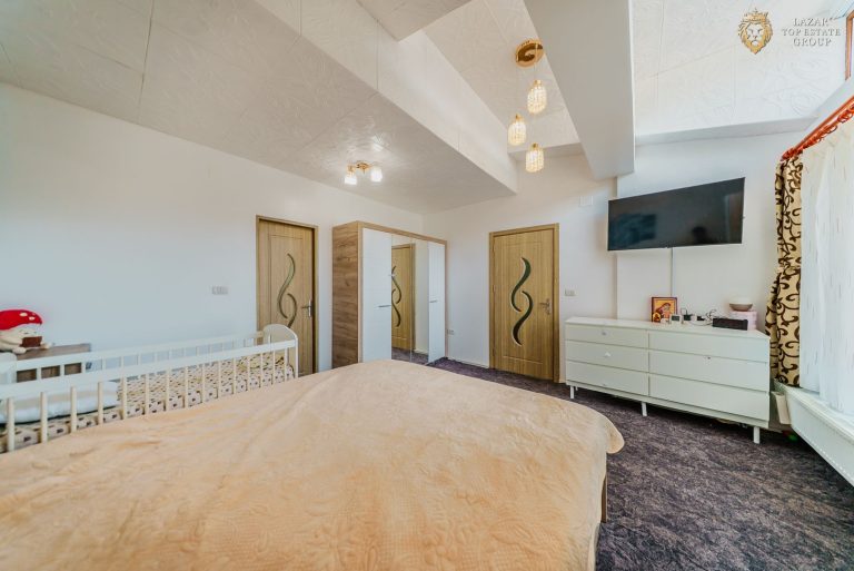 Casă 3 camere de vânzare – Cartier Verde