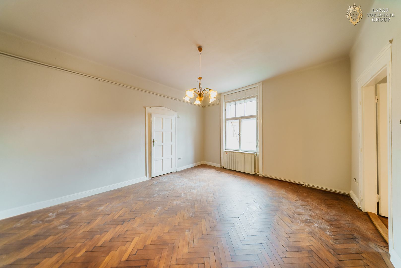 Apartament ultracentral 4 camere de vanzare