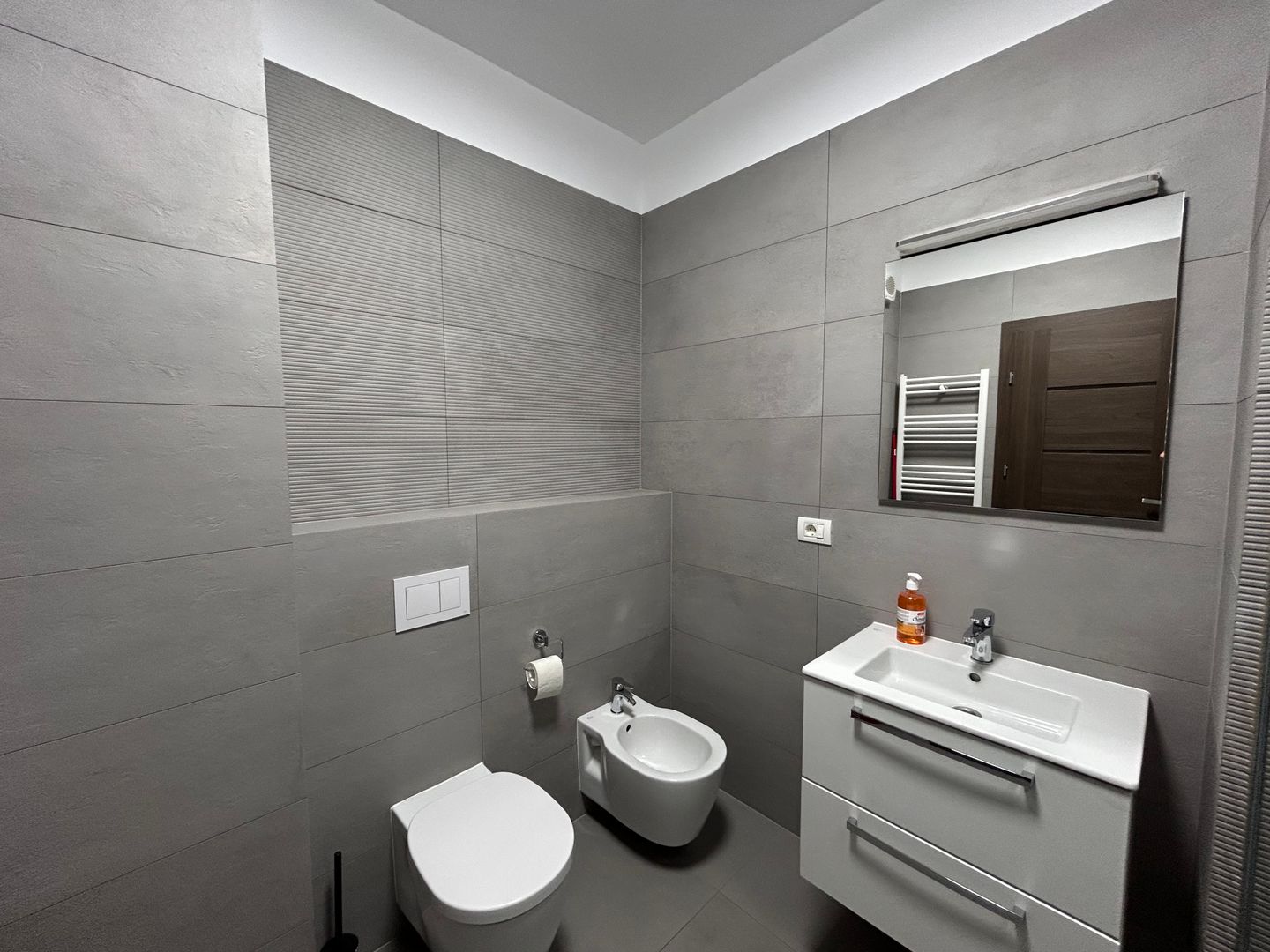 Apartament 2 camere Adora Park de inchiriat