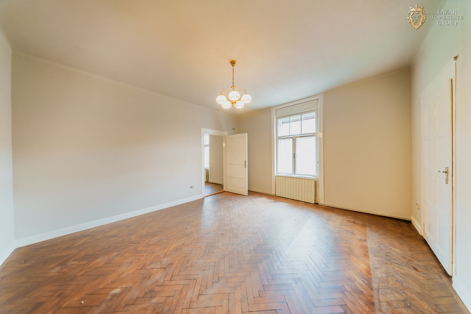 Apartament ultracentral 4 camere de vanzare