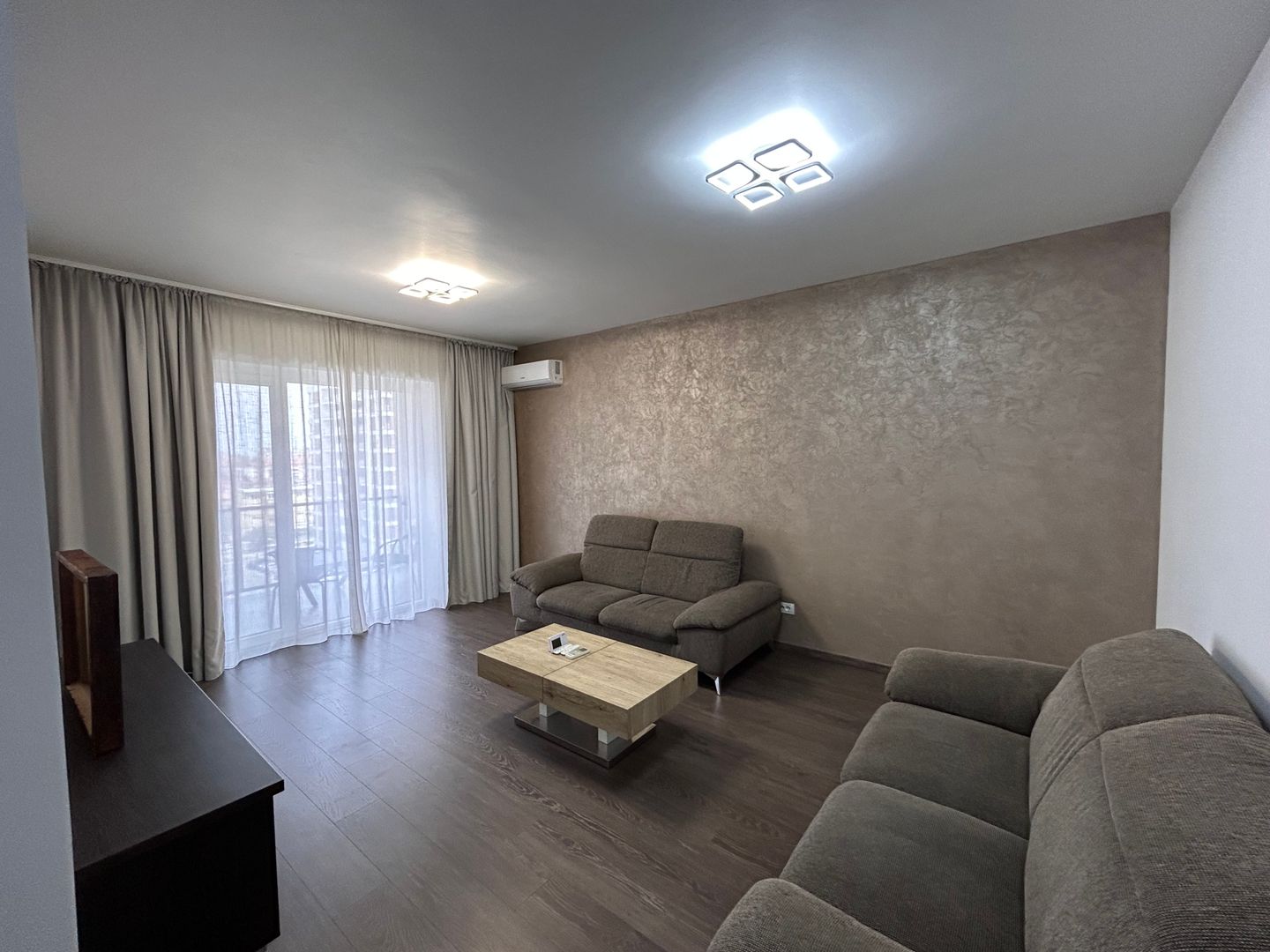 Apartament 2 camere Adora Park de inchiriat