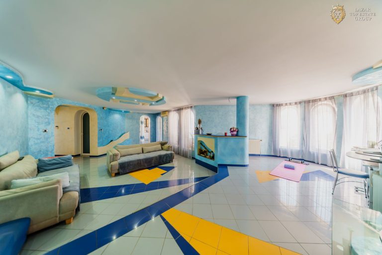 Vila zona Parneava
