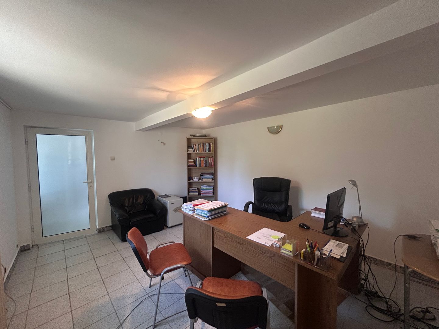 Spatiu Comercial 2 camere central de inchiriat