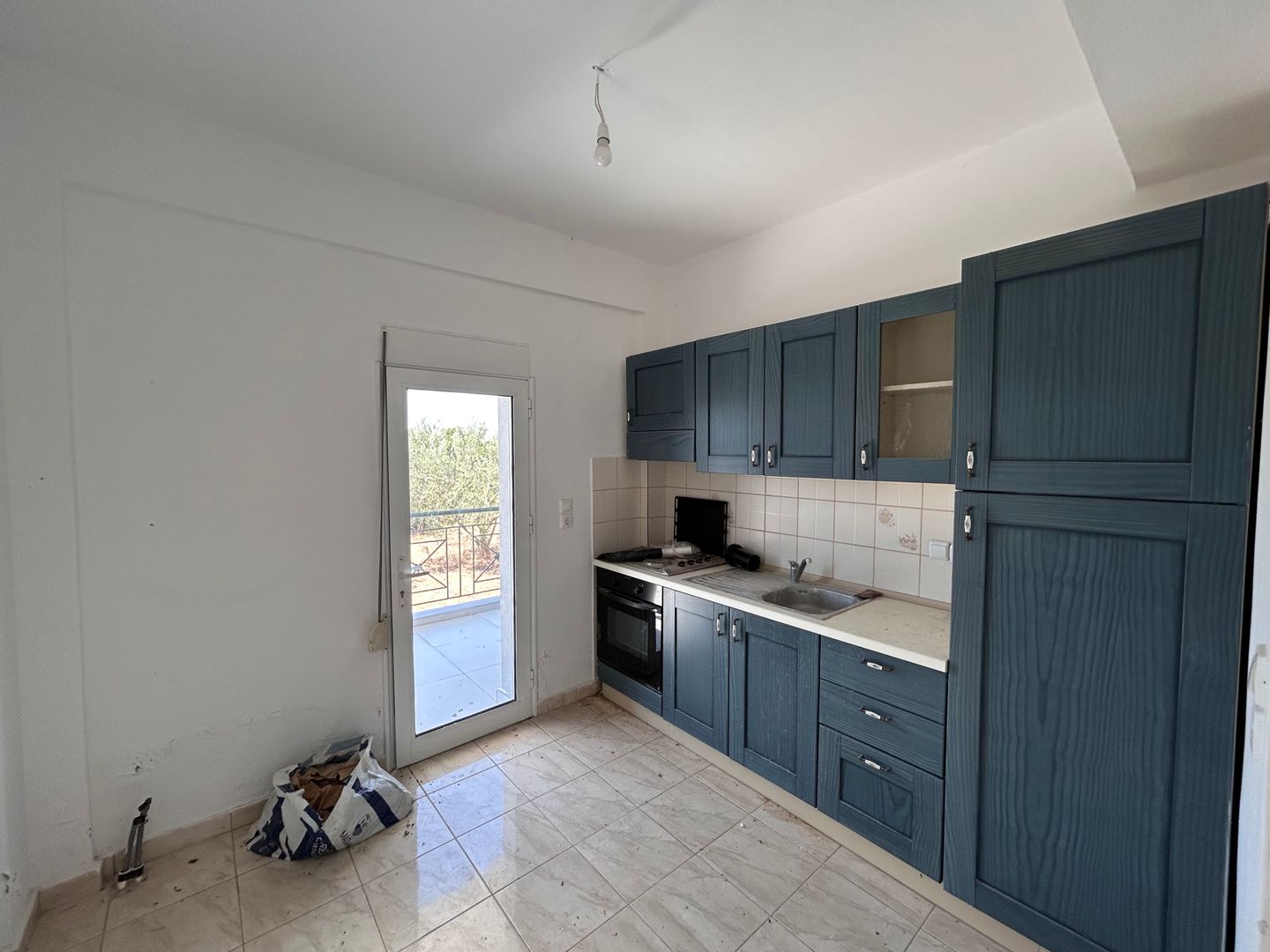 Complex exclusivist cu 3 vile individuale în Paralia Ofriniou Grecia