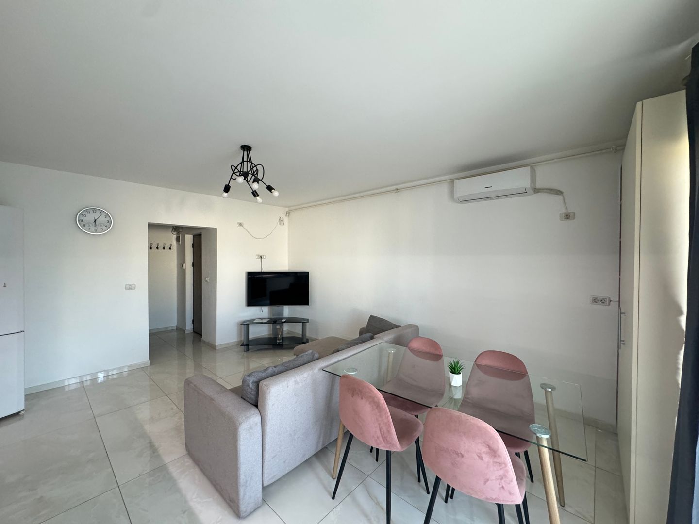 Apartament de inchiriat premium 3 camere la AFI cu parcare inclusă