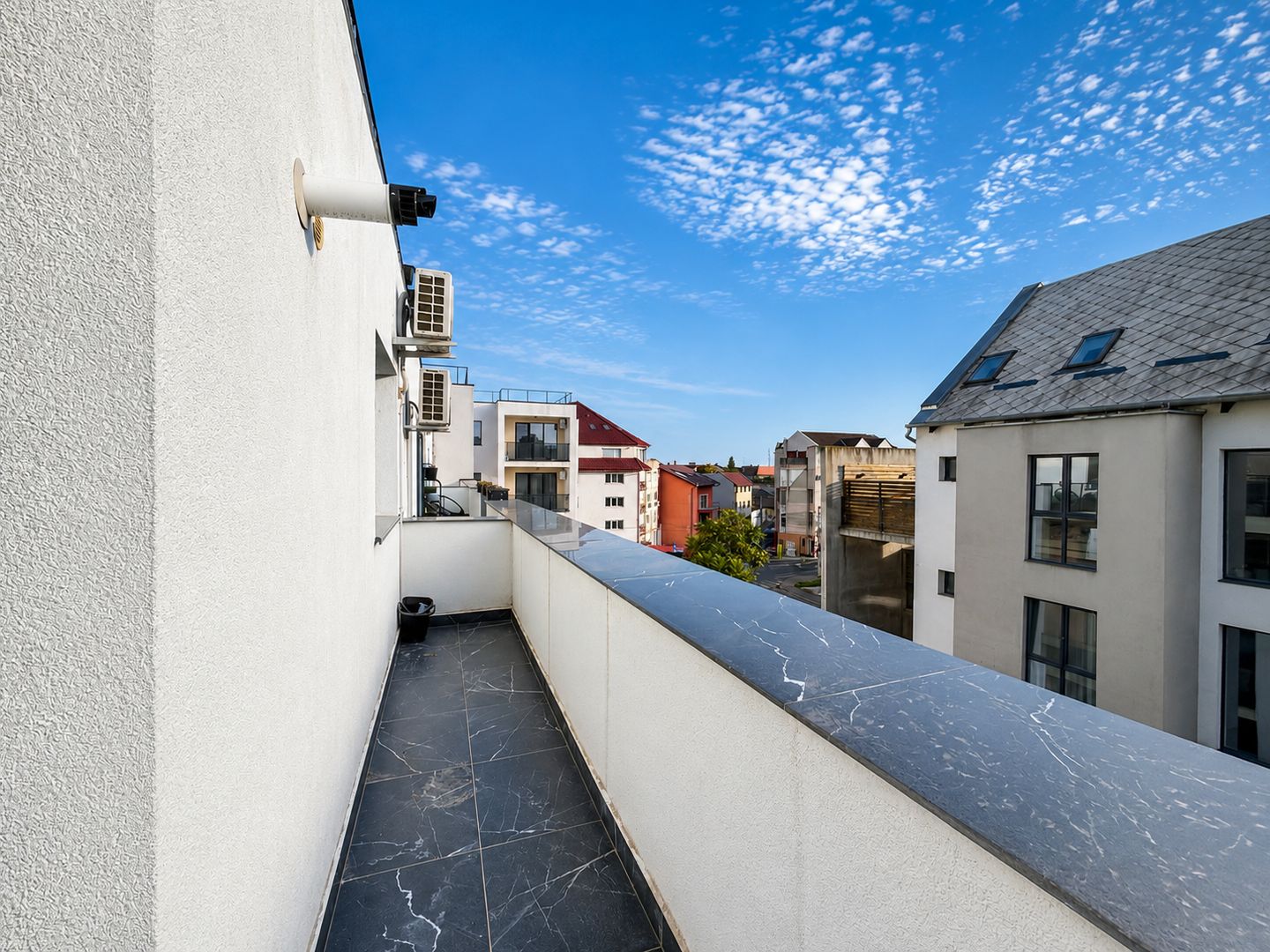 Apartament 3 camere de închiriat Central