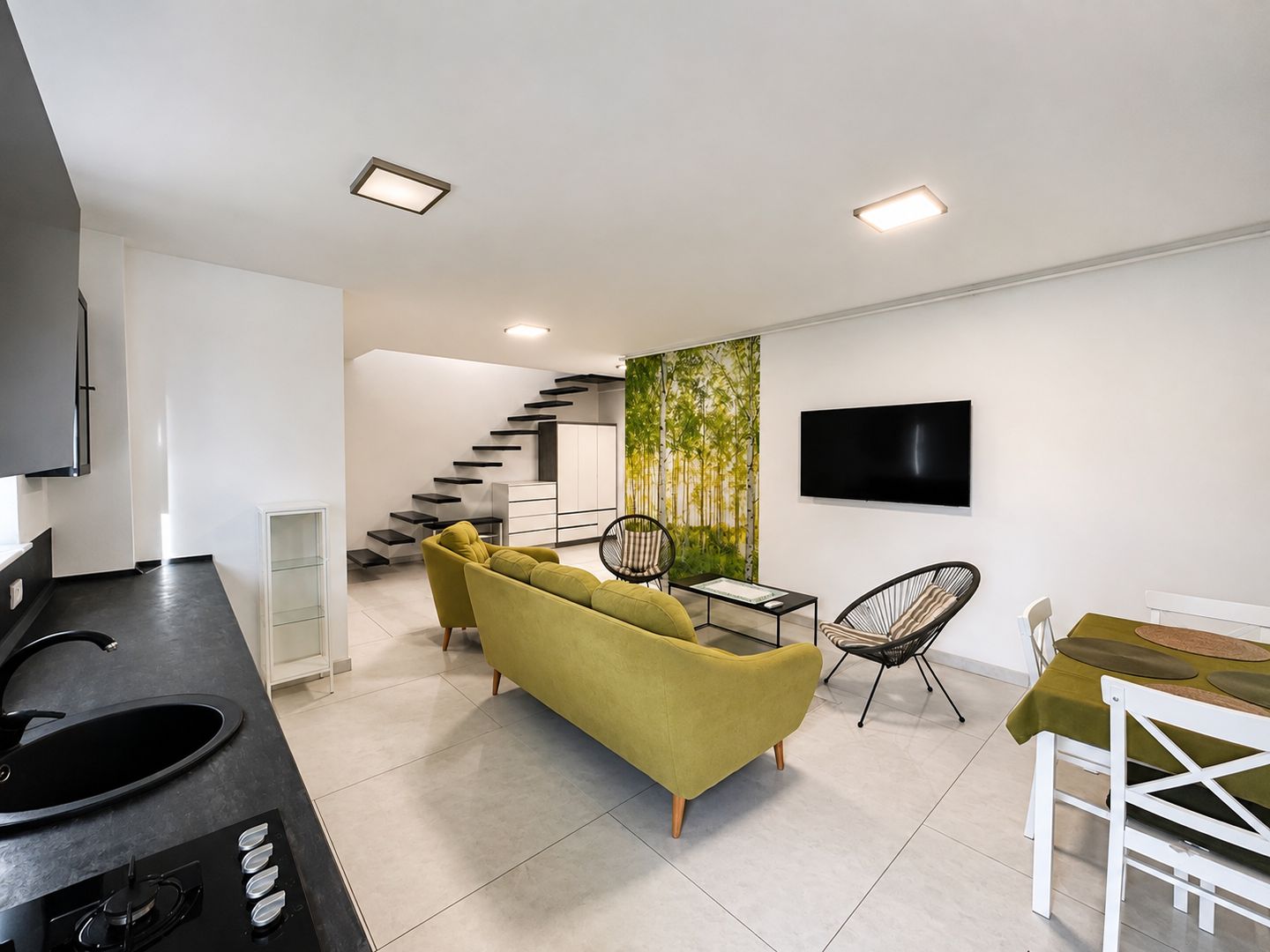 Apartament 3 camere de închiriat Central