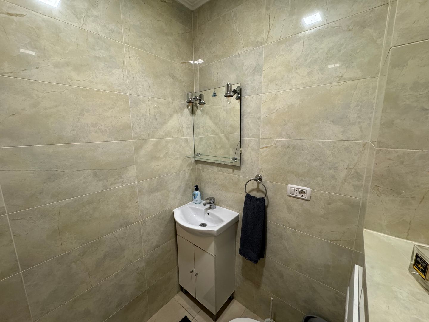 Apartament de inchiriat premium 3 camere la AFI cu parcare inclusă