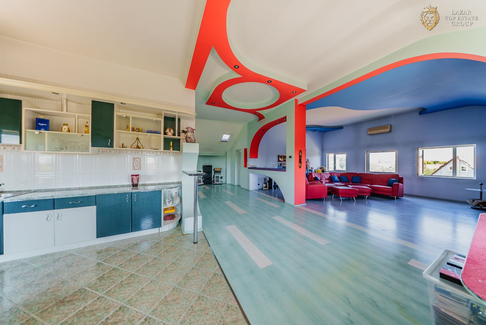 Vila zona Parneava