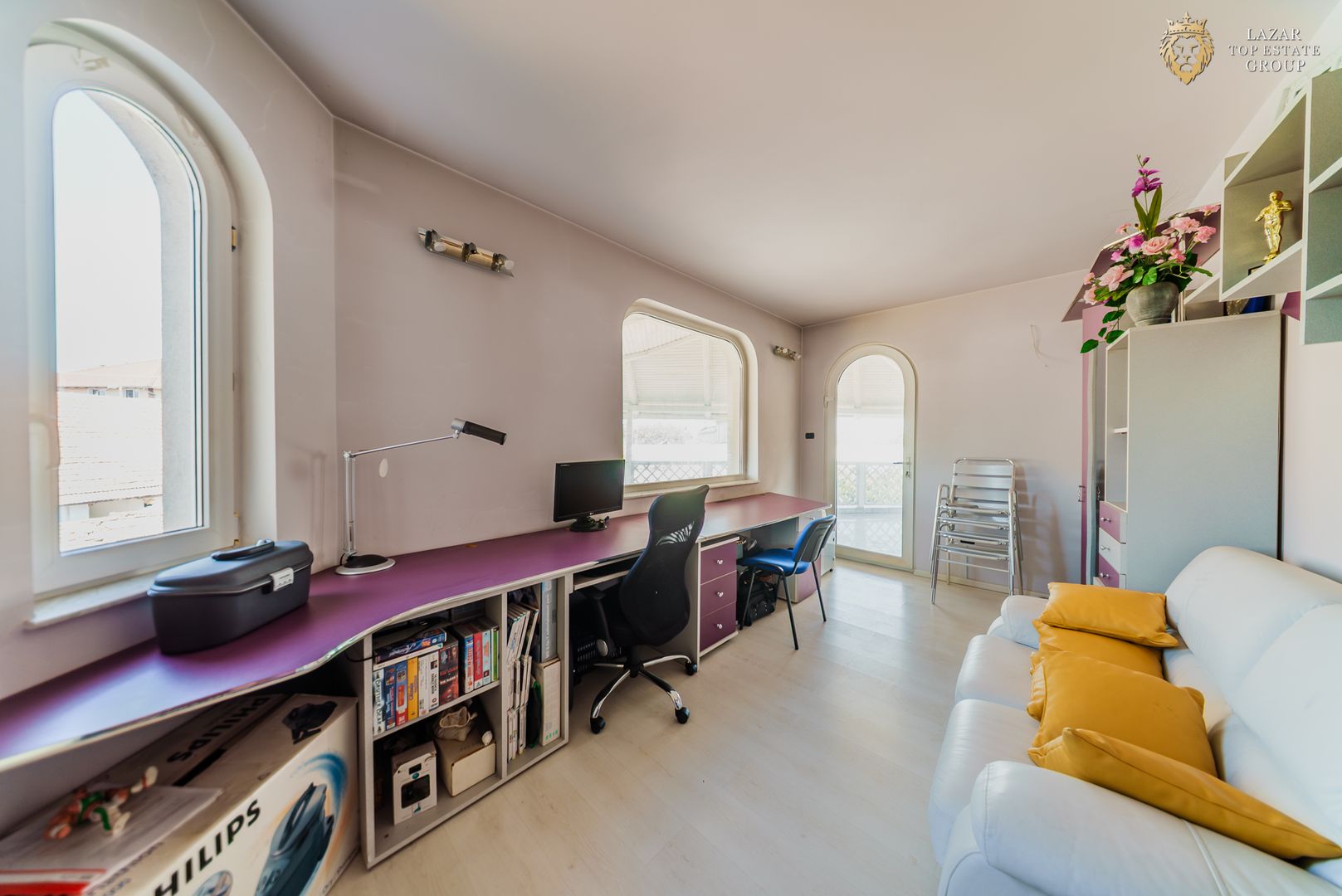 Vila zona Parneava