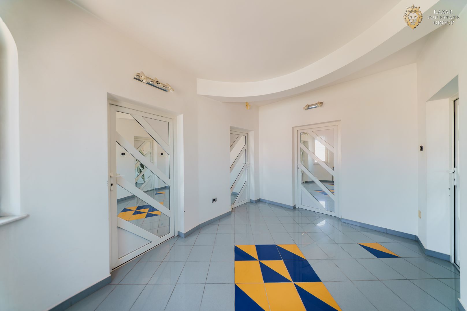 Vila zona Parneava