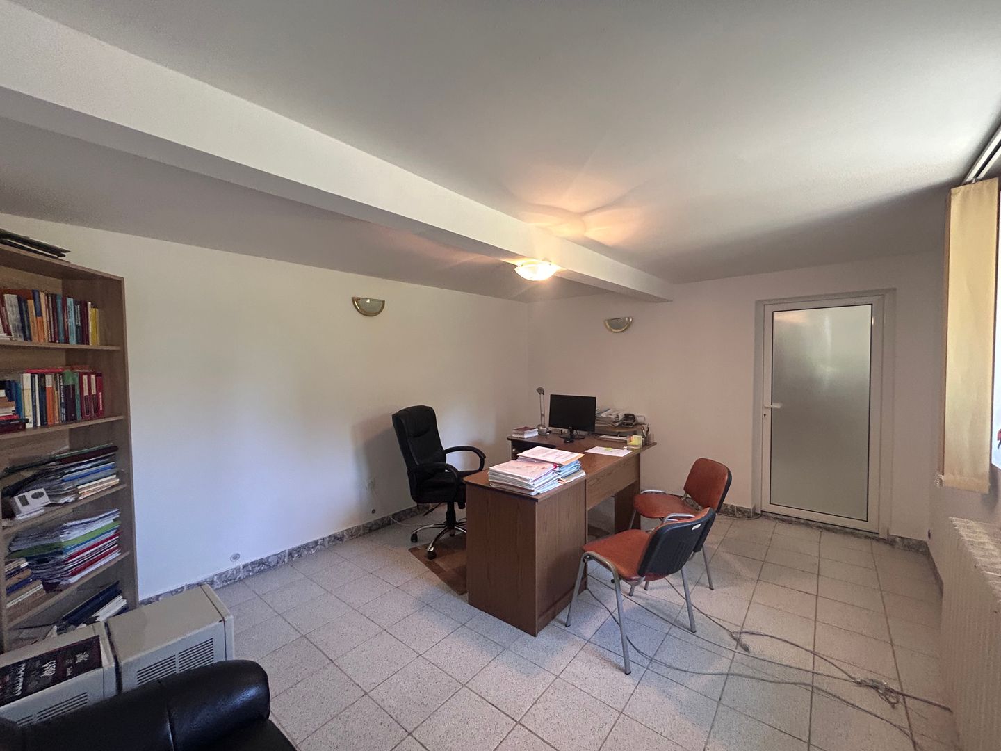 Spatiu Comercial 2 camere central de inchiriat