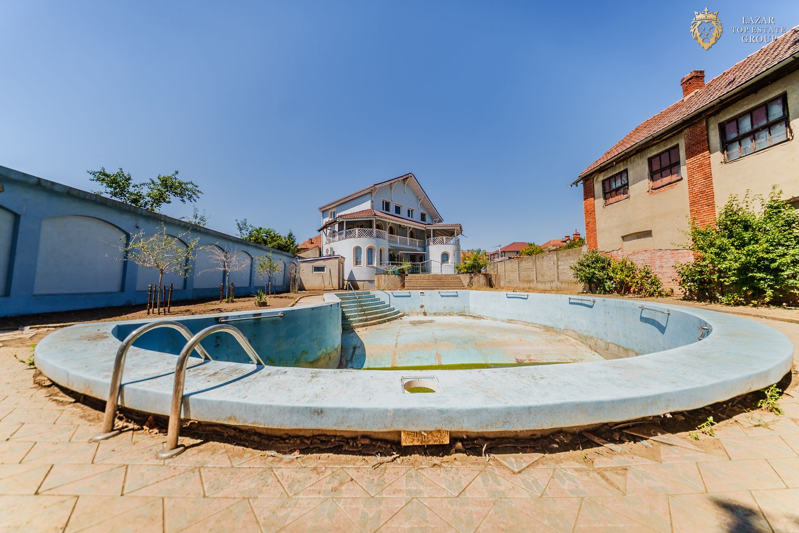 Vila zona Parneava
