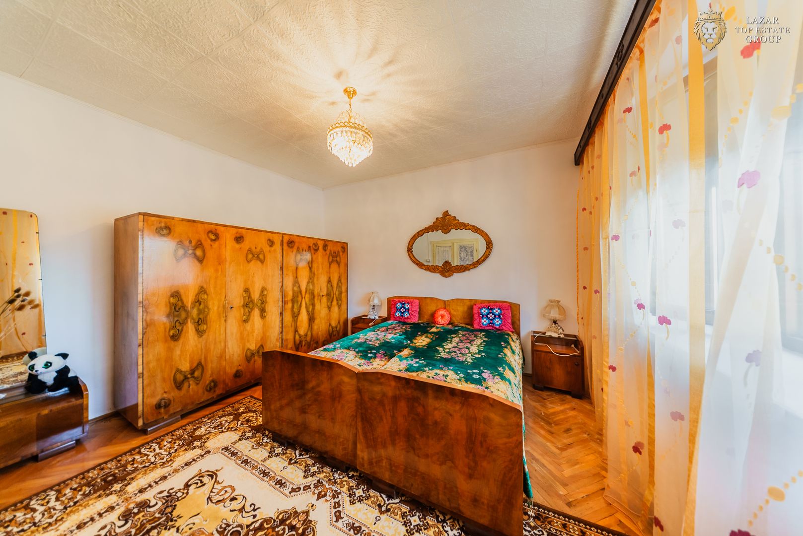 Casă de vânzare – Curtici cu Terasă acoperită