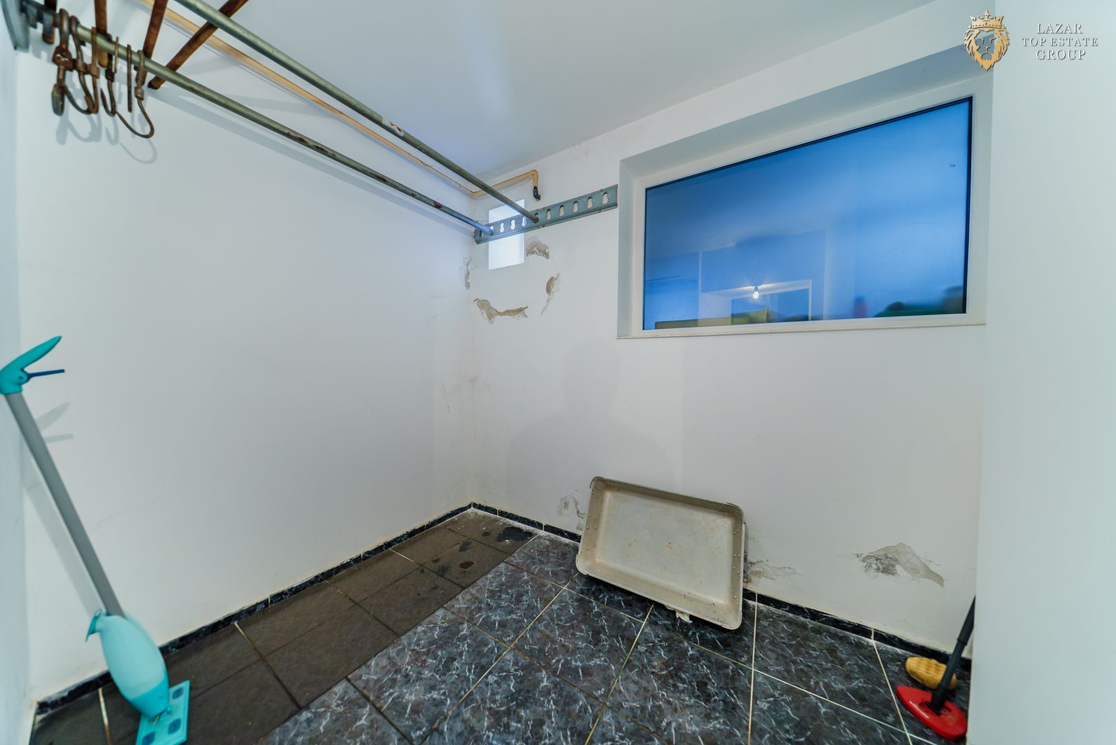 Vila zona Parneava