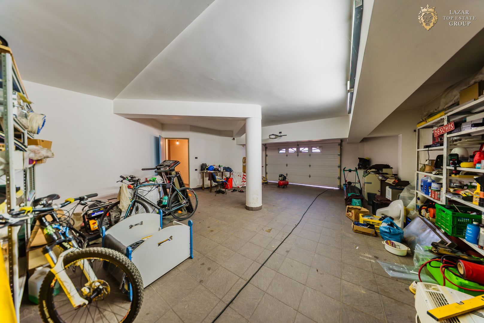 Vila zona Parneava