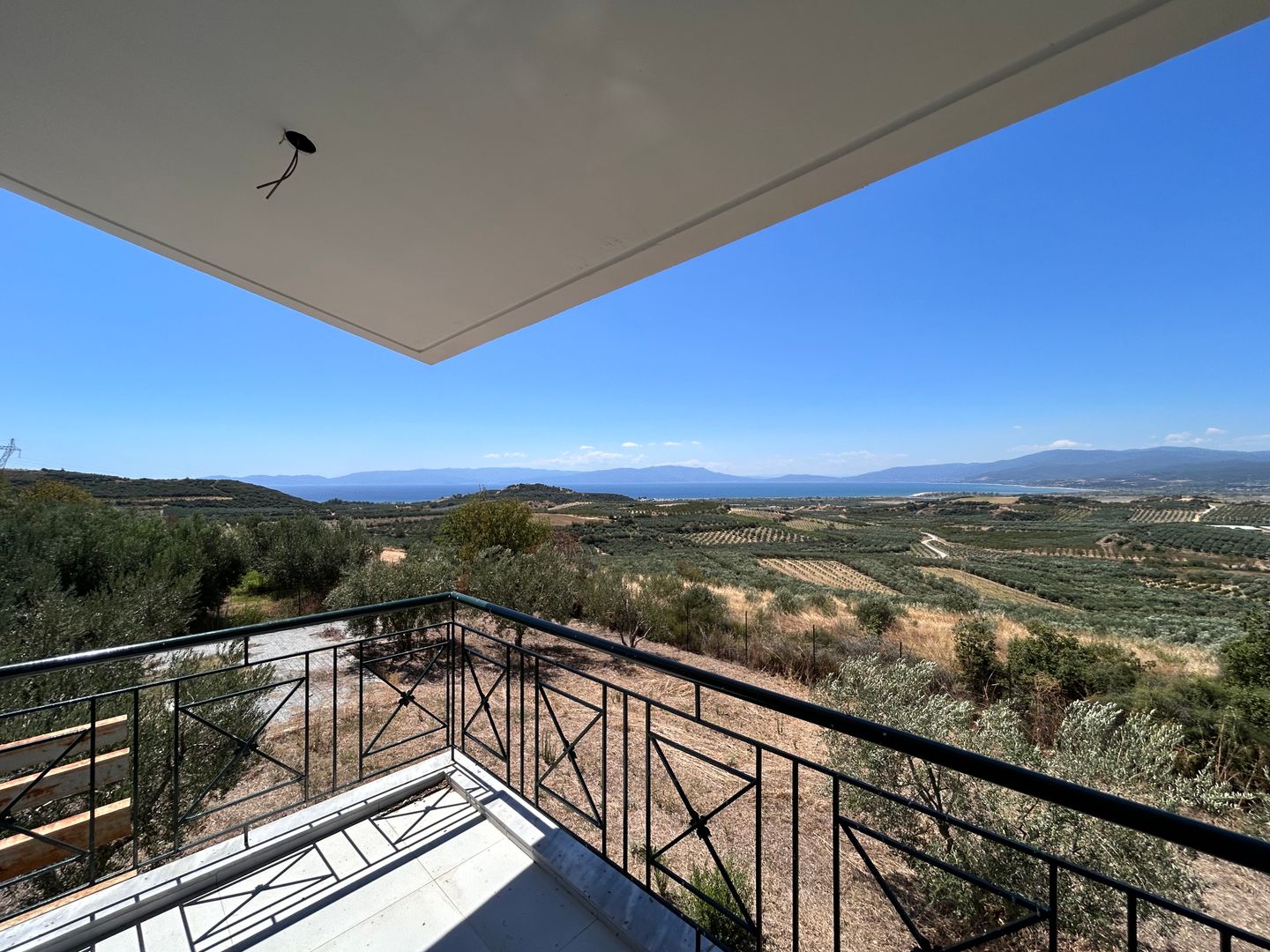 Complex exclusivist cu 3 vile individuale în Paralia Ofriniou Grecia