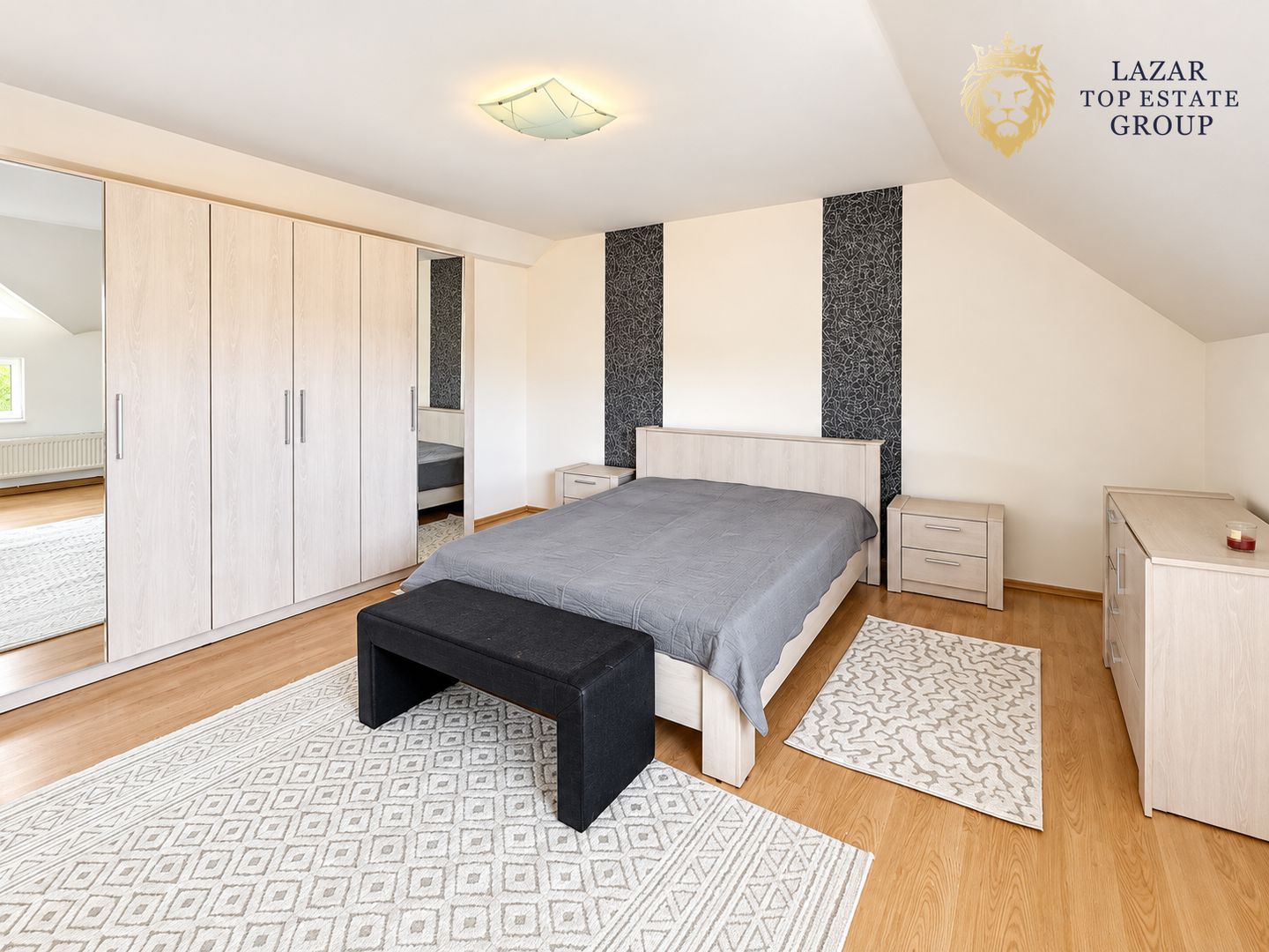 Casa de inchiriat in Parneava 4 camere