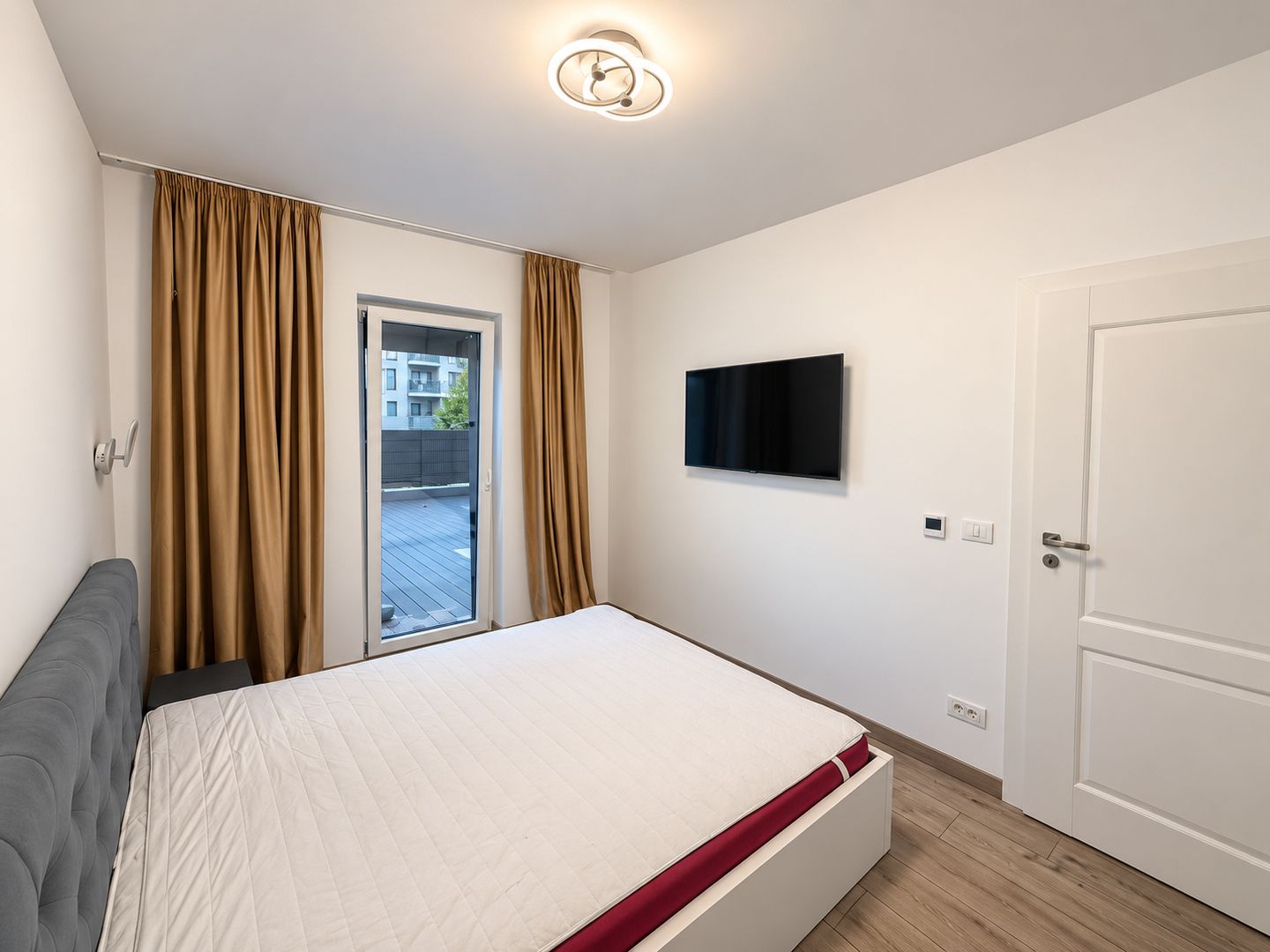 Apartament 2 camere Adora Park cu terasa