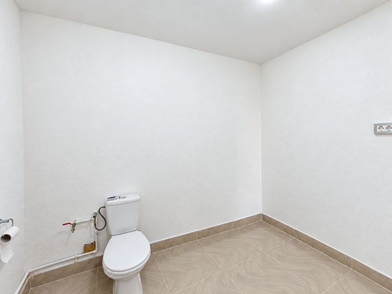 Spatiu comercial de inchiriat Uta